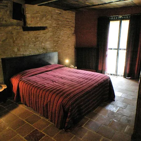 Le Della Saracca Hotel 4*