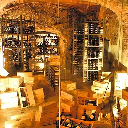 Le Della Saracca Monforte dʼAlba