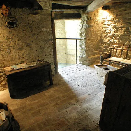 Le Della Saracca Monforte dʼAlba