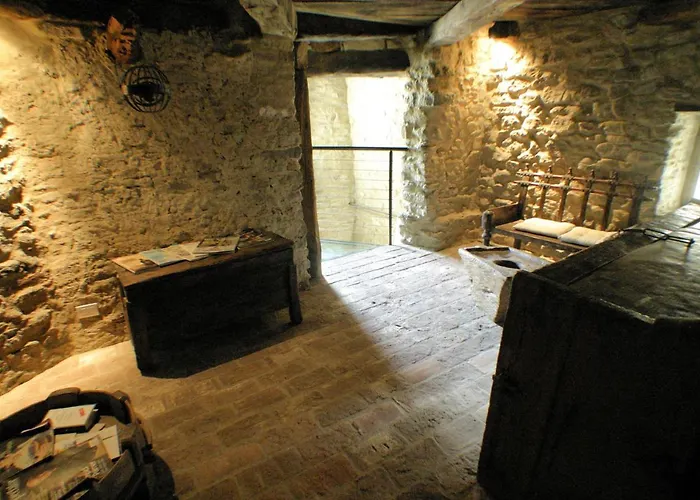 Le Della Saracca Monforte dʼAlba